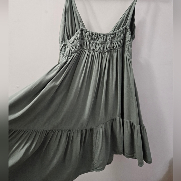 Olive green older areopostale ruffled hem open back dress sz. M - Picture 8 of 10